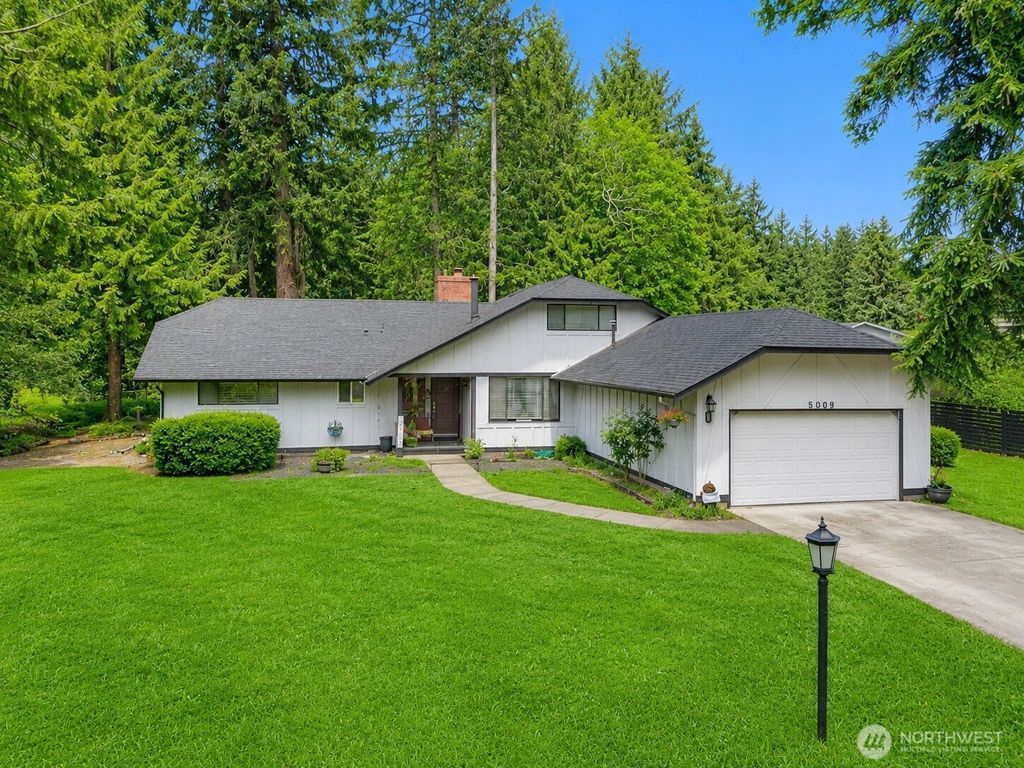 5808 Woodlake Drive W, University Place, WA 98467