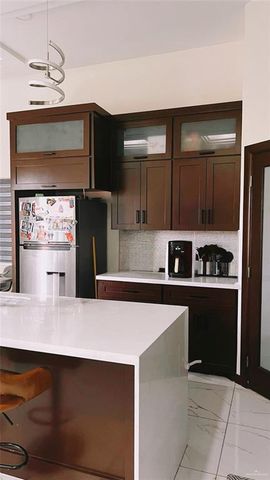 210 N Veterans Avenue, Edinburg, TX 78541