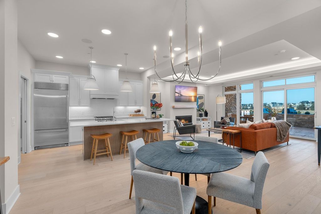 1 Hill Farm Road 107, North Oaks, MN 55127 — exterior