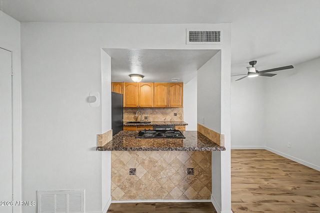 8113 E GLENROSA Avenue, Scottsdale, AZ 85251
