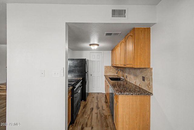 8113 E GLENROSA Avenue, Scottsdale, AZ 85251