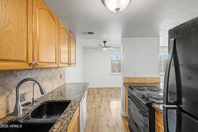 8113 E GLENROSA Avenue, Scottsdale, AZ 85251