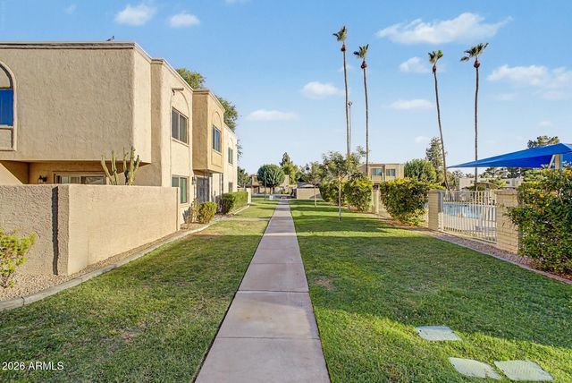 8113 E GLENROSA Avenue, Scottsdale, AZ 85251
