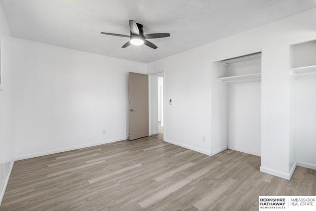 8724 Park View Boulevard, Omaha, NE 68128