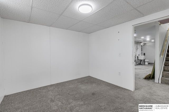 8724 Park View Boulevard, Omaha, NE 68128