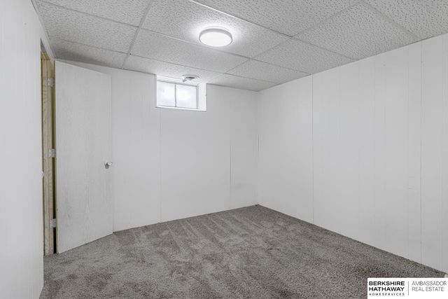 8724 Park View Boulevard, Omaha, NE 68128