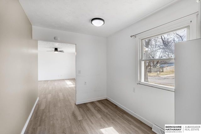 8724 Park View Boulevard, Omaha, NE 68128