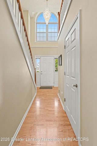 1113 Hawks Ridge, Grand Ledge, MI 48837