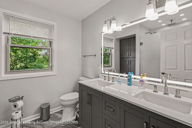 1113 Hawks Ridge, Grand Ledge, MI 48837