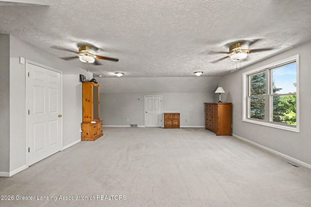 1113 Hawks Ridge, Grand Ledge, MI 48837