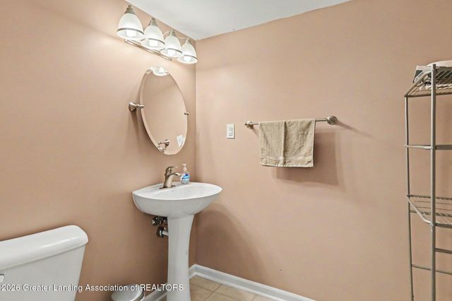 1113 Hawks Ridge, Grand Ledge, MI 48837
