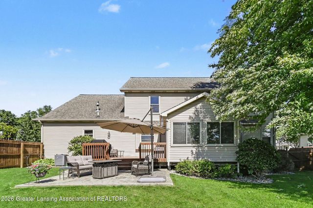 1113 Hawks Ridge, Grand Ledge, MI 48837