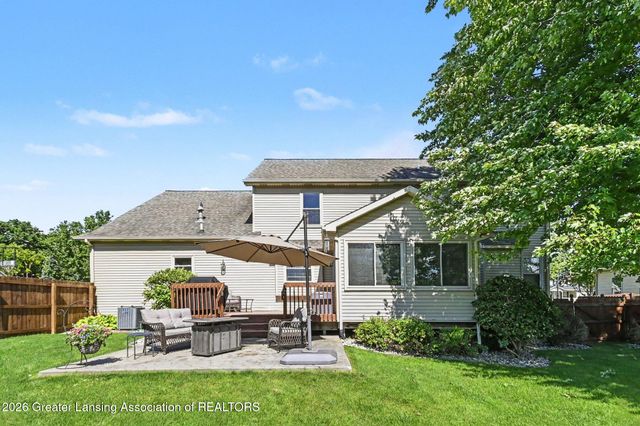 1113 Hawks Ridge, Grand Ledge, MI 48837