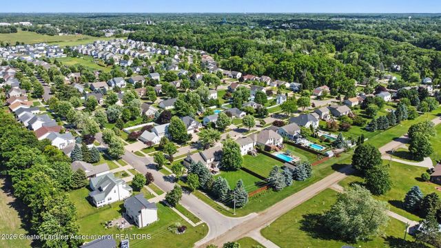 1113 Hawks Ridge, Grand Ledge, MI 48837