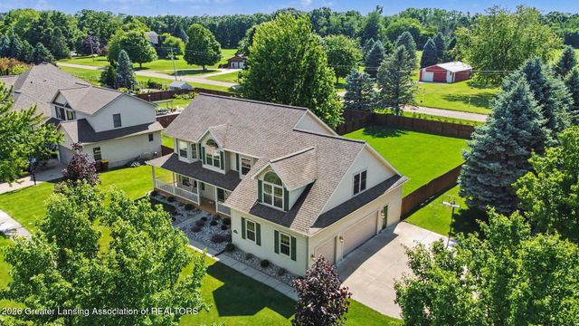 1113 Hawks Ridge, Grand Ledge, MI 48837