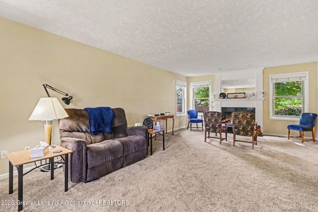 1113 Hawks Ridge, Grand Ledge, MI 48837