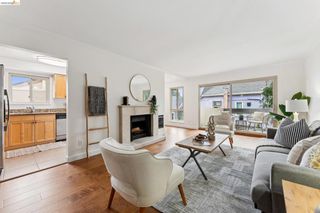 77 Fairmount Ave 203, Oakland, CA 94611
