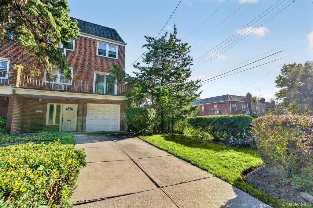 16302 Booth Memorial Avenue, Fresh Meadows, NY 11365 — photo 3