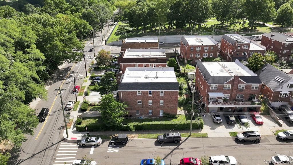 16302 Booth Memorial Avenue, Fresh Meadows, NY 11365 — photo 5
