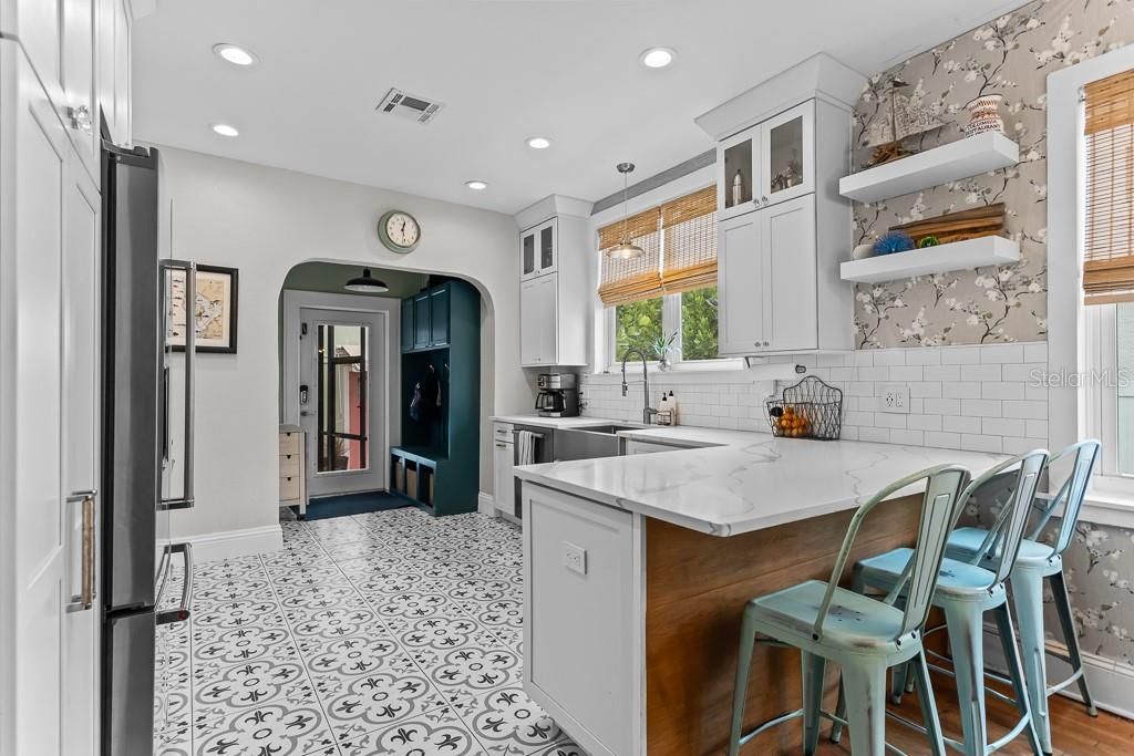 Image 11 of property listing at 2911 W SAN NICHOLAS STREET, Tampa, FL 33629