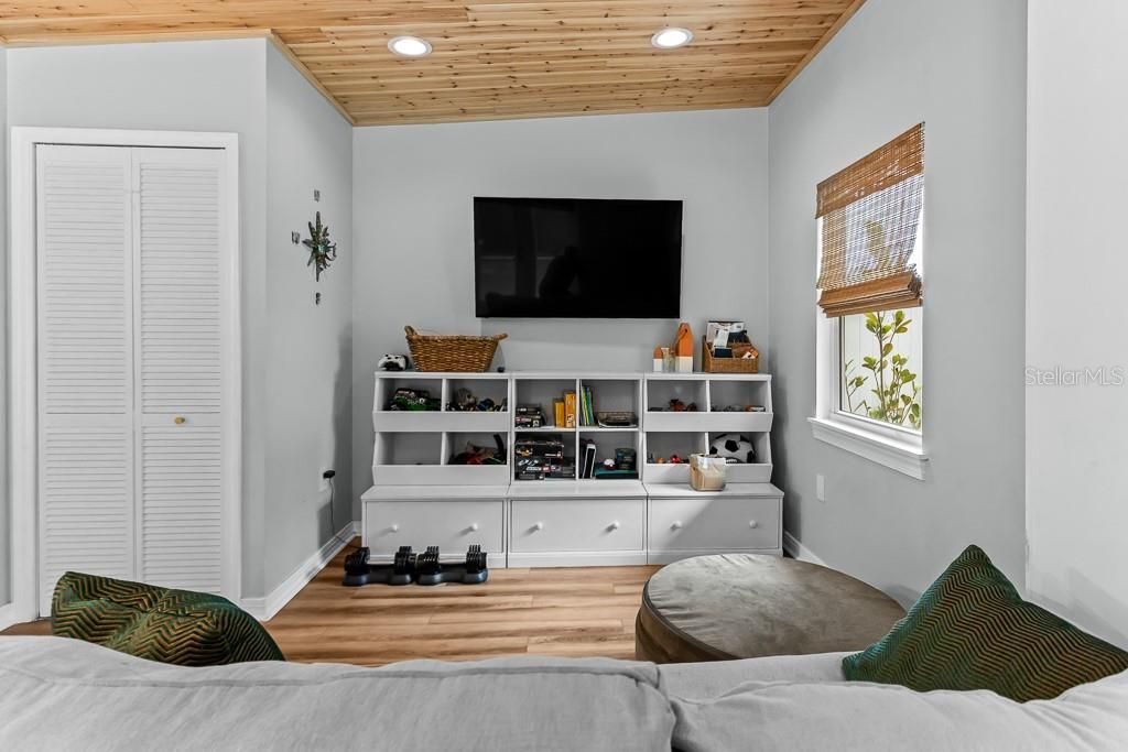 Image 40 of property listing at 2911 W SAN NICHOLAS STREET, Tampa, FL 33629