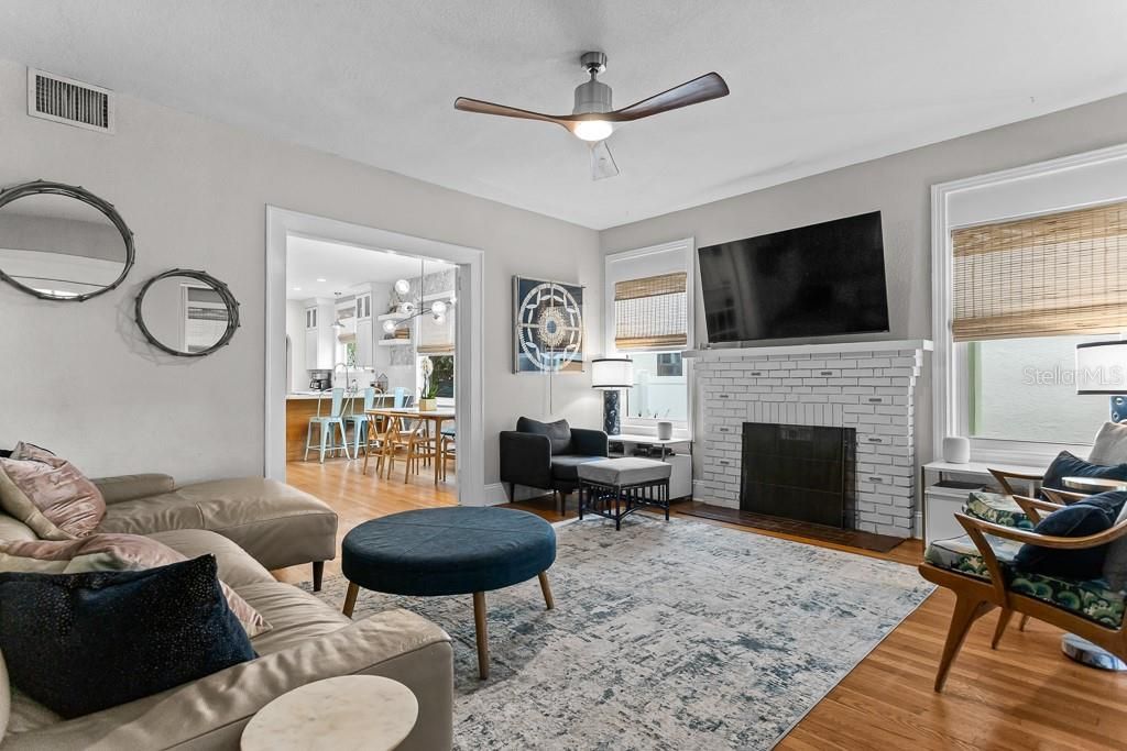 Image 6 of property listing at 2911 W SAN NICHOLAS STREET, Tampa, FL 33629