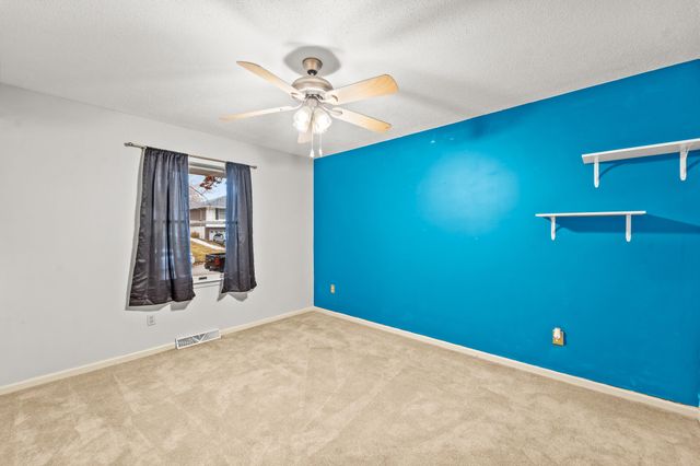 810 SOUTHERN AIR DR, Jefferson City, MO 65109