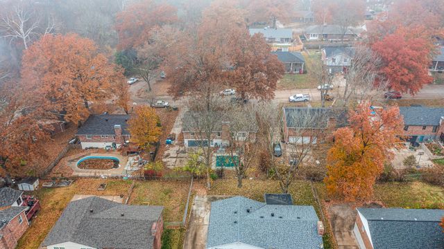 810 SOUTHERN AIR DR, Jefferson City, MO 65109