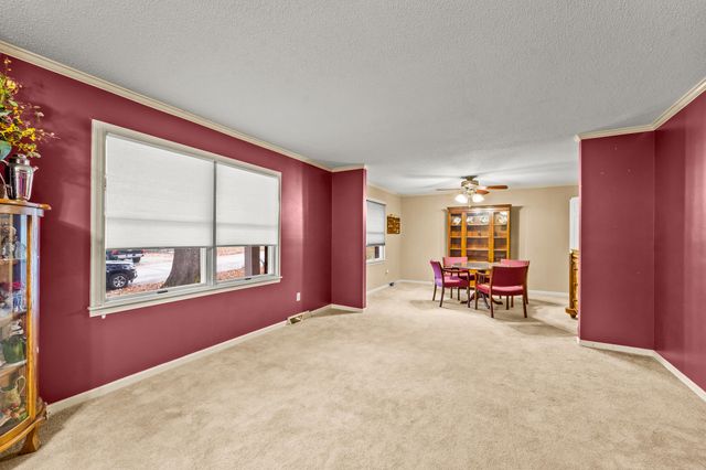 810 SOUTHERN AIR DR, Jefferson City, MO 65109