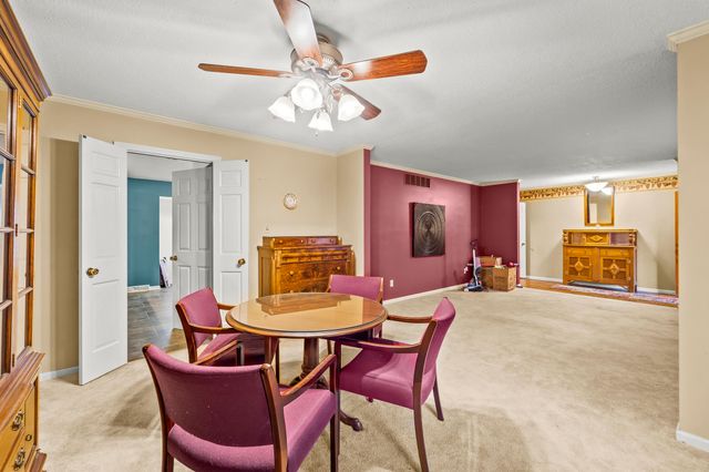 810 SOUTHERN AIR DR, Jefferson City, MO 65109