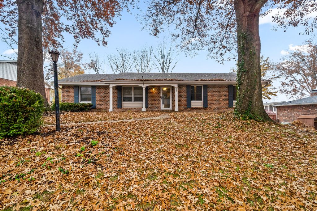 810 SOUTHERN AIR DR, Jefferson City, MO 65109