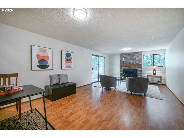 2867 Timberline Dr, Eugene, OR 97405