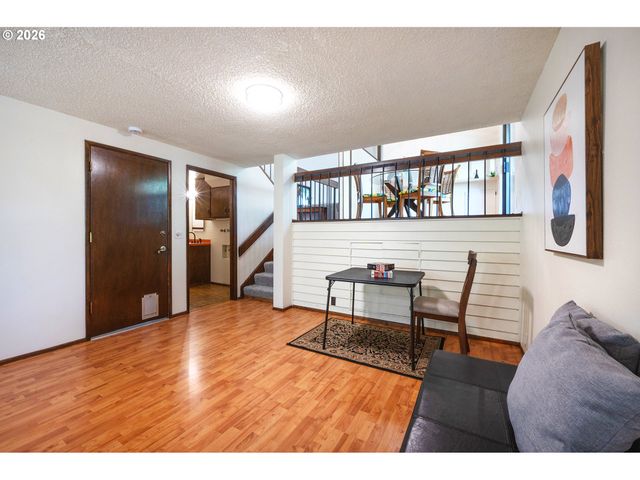 2867 Timberline Dr, Eugene, OR 97405