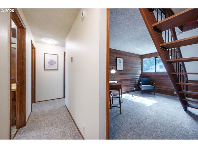 2867 Timberline Dr, Eugene, OR 97405