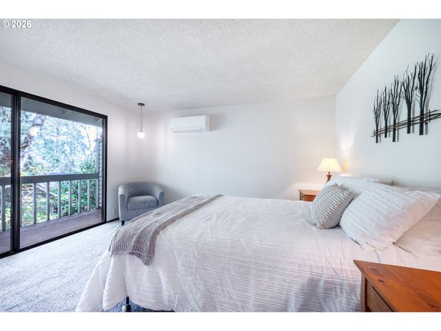 2867 Timberline Dr, Eugene, OR 97405