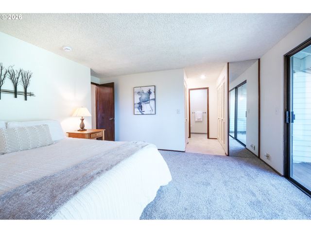 2867 Timberline Dr, Eugene, OR 97405