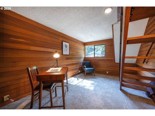 2867 Timberline Dr, Eugene, OR 97405