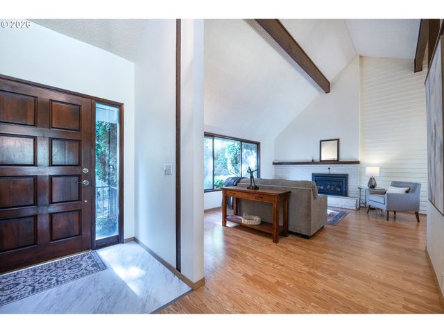 2867 Timberline Dr, Eugene, OR 97405