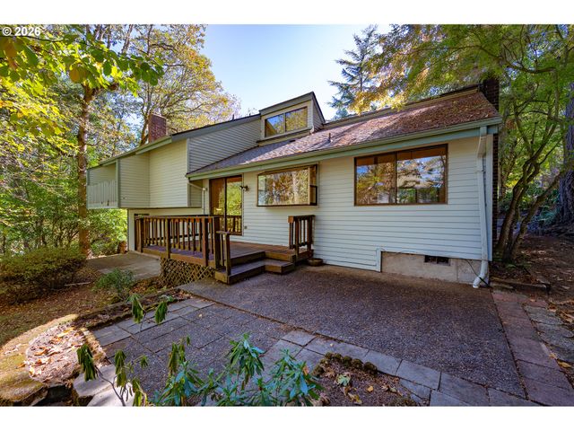 2867 Timberline Dr, Eugene, OR 97405