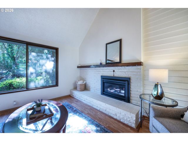 2867 Timberline Dr, Eugene, OR 97405