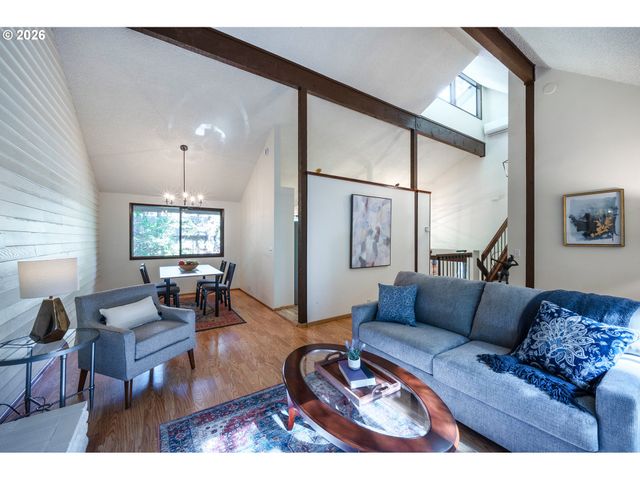 2867 Timberline Dr, Eugene, OR 97405