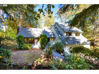 2867 Timberline Dr, Eugene, OR 97405