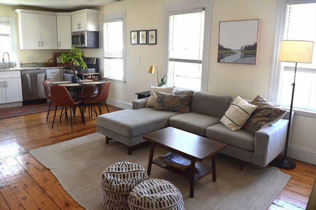 2 Griffin Place 3, Salem, MA 01970