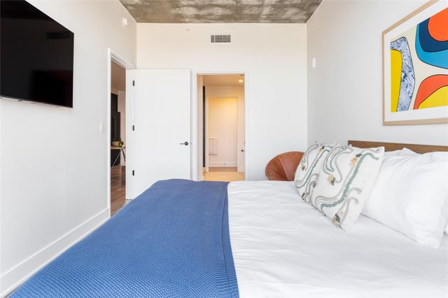 48 East Ave 2005, Austin, TX 78701