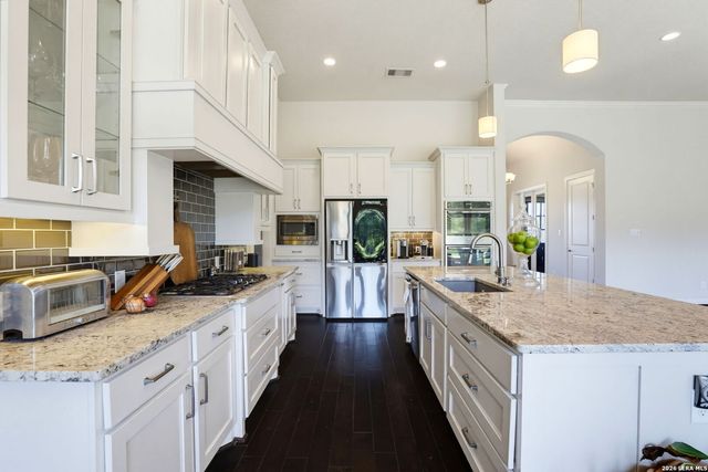 1131 Spanish Trl, New Braunfels, TX 78132
