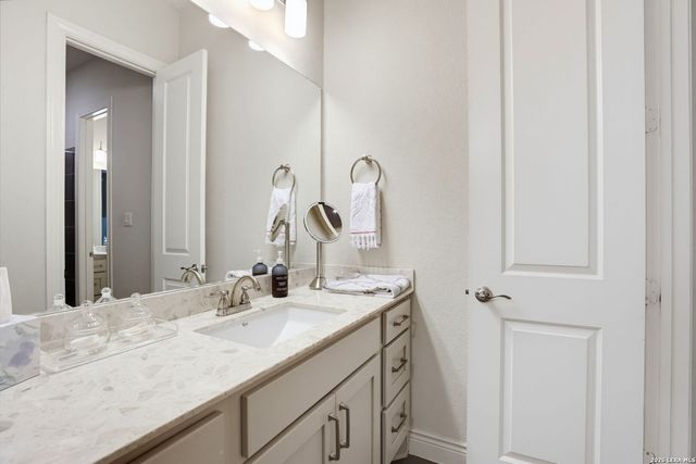 1131 Spanish Trl, New Braunfels, TX 78132