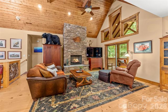 129 Nodatsi Court, Brevard, NC 28712