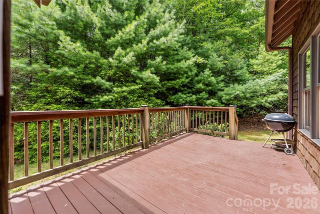 129 Nodatsi Court, Brevard, NC 28712