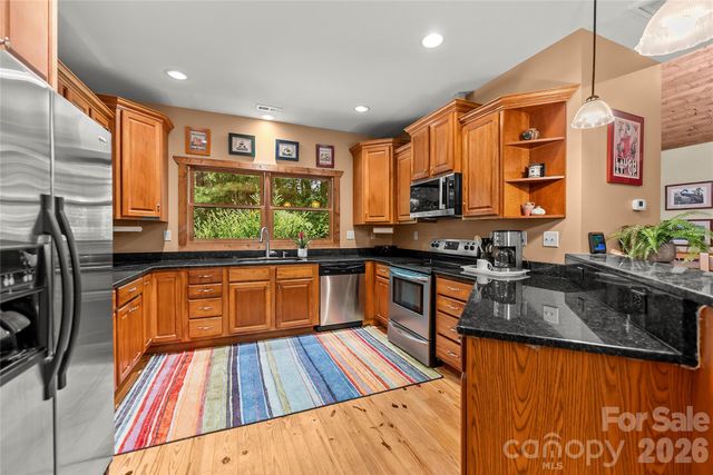 129 Nodatsi Court, Brevard, NC 28712
