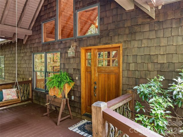 129 Nodatsi Court, Brevard, NC 28712